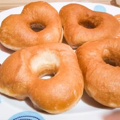 Heart shaped donuts A picture of Heart shaped donuts.