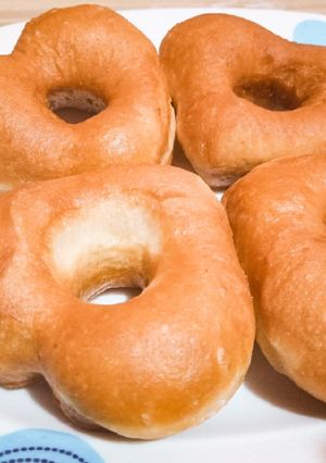 A picture of Heart shaped donuts.
