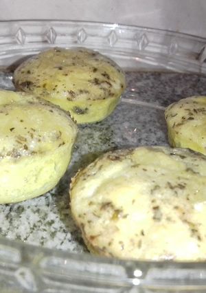 Una foto de Muffins de huevo y papas