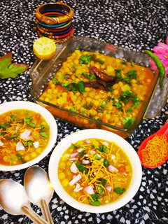 घुघनी (ghugni recipe in Hindi) रेसिपी मुख्य फोटो