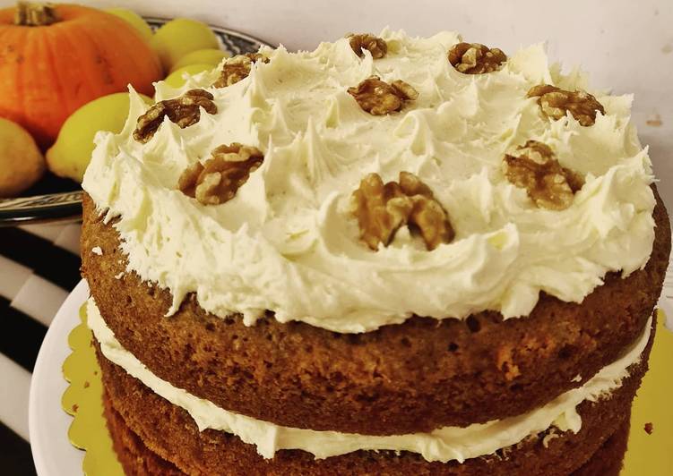 Simple Way to Prepare Quick Carrot Cake with buttercream