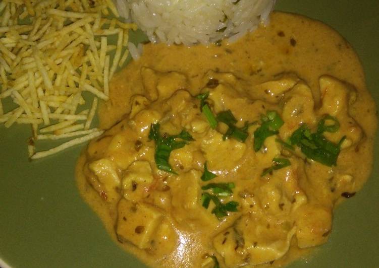 Estrogonofe de Frango com molho quatro queijos