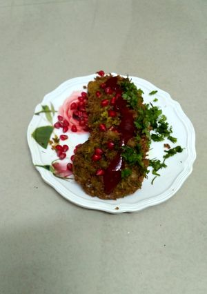 हेल्दी स्प्राउत्स कटलेट (healthy sprout cutlet recipe in marathi) रेसिपी चे मुख्य फोटो 