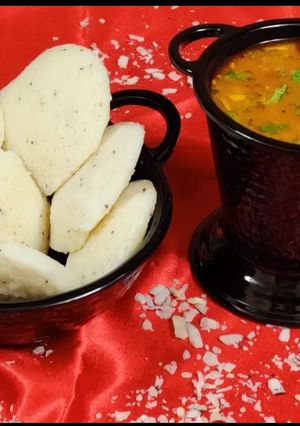 A picture of Idli Sambar.