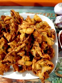 प्याज़ के पकौड़े (pyaz ke pakode recipe in Hindi) रेसिपी मुख्य फोटो