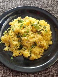 લેફટ ઓવર મસાલા ખીચડી (Left Over Masala Khichdi Recipe In Gujarati) રેસીપી મુખ્ય ફોટો