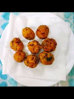 சாதத்தில் போண்டா செய்முறை முக்கிய புகைப்படம்