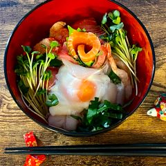 A picture of Japanese Seafood Rice Bowl (海鮮丼).