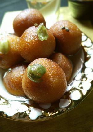 A picture of Bread gulab jamun.