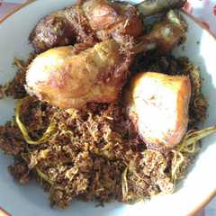 รูปของ Ayam serundeng jodha