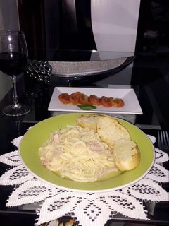Una foto de Linguine en Salsa Alfredo con chuleta