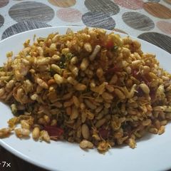 A picture of Bombay bhelpuri.