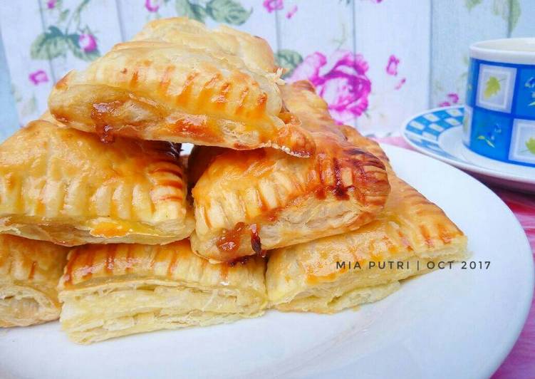 Bagaimana Menyiapkan Apple Pie (Puff Pastry) Simple and yummy 😋😋, Bisa Manjain Lidah