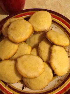 A picture of Lemon cookies.