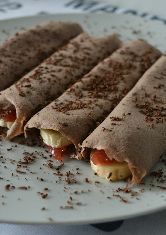 Una foto de Crepes de fresa y plátano