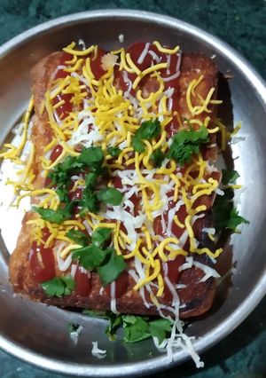 A picture of Cheese masala pav.