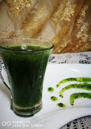 A picture of Kiwi sauce.