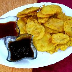 A picture of Aloo Kay pakoray.