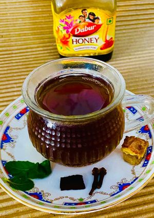 हर्बल चाय (herbal chai recipe in Hindi) रेसिपी मुख्य फोटो
