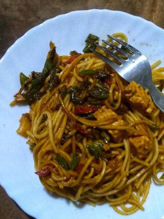 वेजिटेबल पनीर चाउमीन (Vegetable Paneer Chowmein recipe in Hindi) रेसिपी मुख्य फोटो