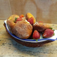 A picture of Doughnuts (Custard Filled).