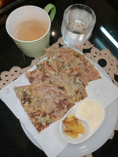 A picture of Omelette Paratha..