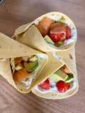 Wraps saumon, avocat, tomate, et Saint Moret