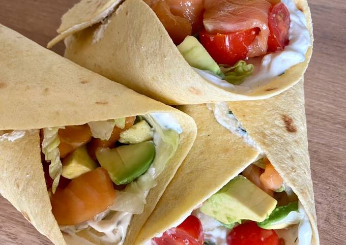 Wraps saumon, avocat, tomate, et Saint Moret de French Feelgood Moments