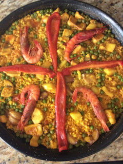 Una foto de Paella de pescado