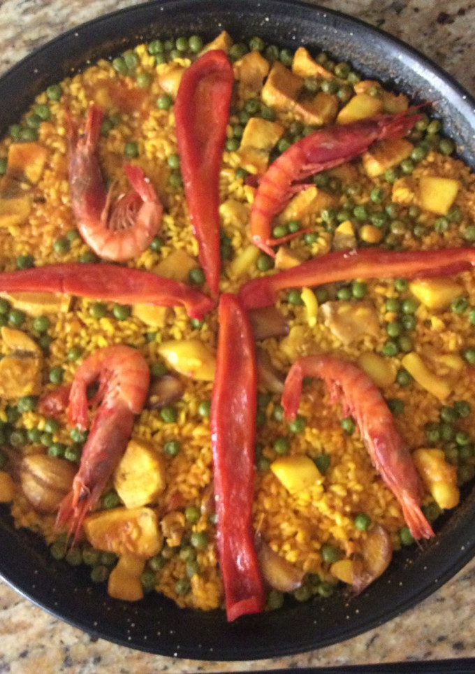 Una foto de Paella de pescado