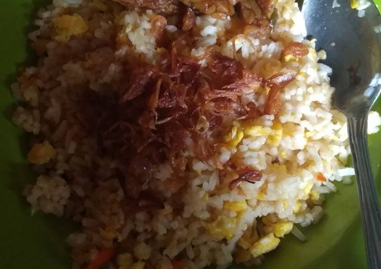 Nasi goreng apa adanya