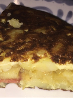 Una foto de Tortilla española con chorizo