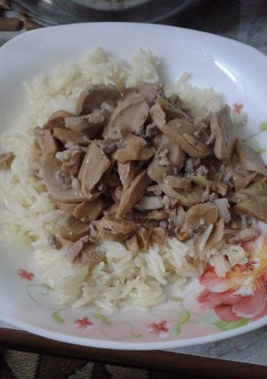 صورة لوصفة الفطر مع الأرز