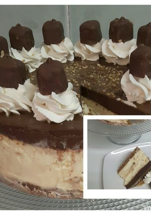 A picture of Snicker chocolate mousse cheesecake.