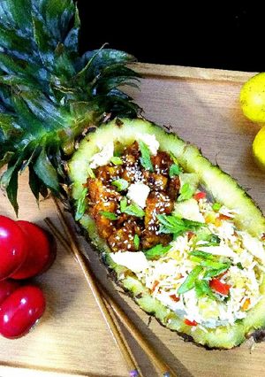 A picture of Pineapple fried rice.