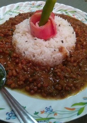 A picture of Lal Lobia with rice.