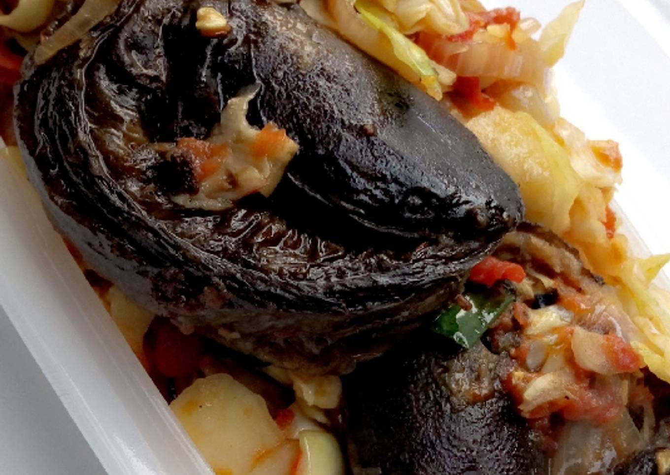 Cabbage sauce with dry fish