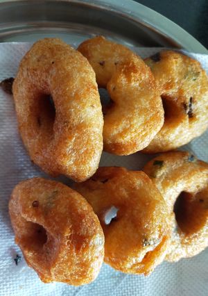 વડા (Vada Recipe In Gujarati) રેસીપી મુખ્ય ફોટો