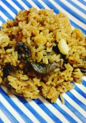 صورة لوصفة أرز بالكالماري والمشروم