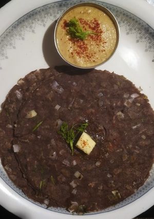 A picture of Ragi finger millet Roti.