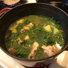 A picture of Chicken Tinola.
