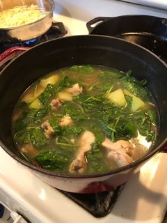 A picture of Chicken Tinola.