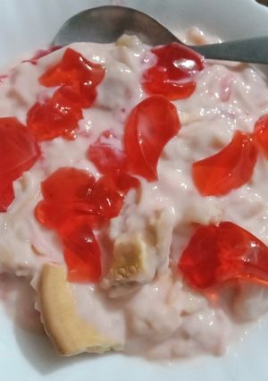 A picture of Fruit Custard.