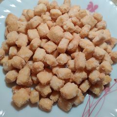 Sakar Pare or Meethi Mathri A picture of Sakar Pare or Meethi Mathri.