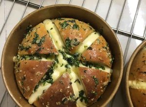 Hình của món Bánh mì bơ tỏi sốt phomai.