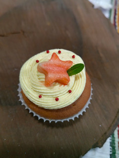 Una foto de Cupcakes de limón con buttercream de limón