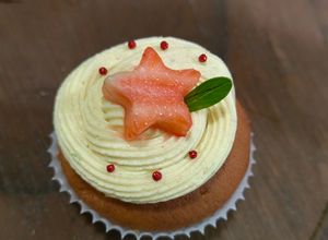 Una foto de Cupcakes de limón con buttercream de limón