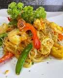 Bún gạo xào nghệ,đậu Hà Lan - TÔM NÕN