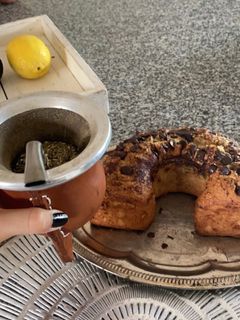 Una foto de Budín de banana y chips de choco