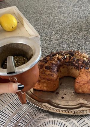 Una foto de Budín de banana y chips de choco